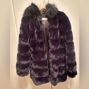 Beautiful NWT Faux Fur Navy Coat